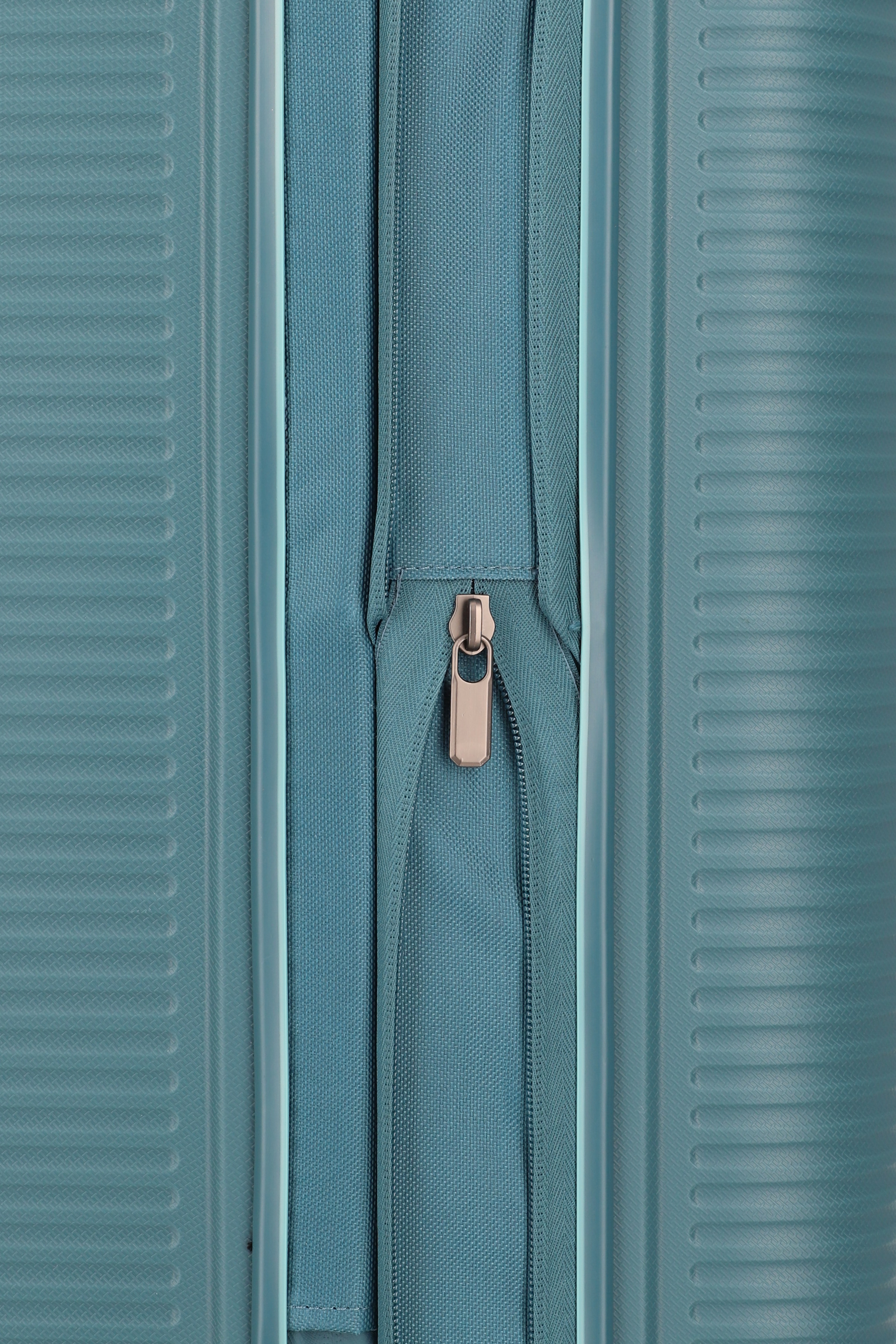 Travelite Roomer Kompakt Trunk Koffer M 66 cm Aqua
