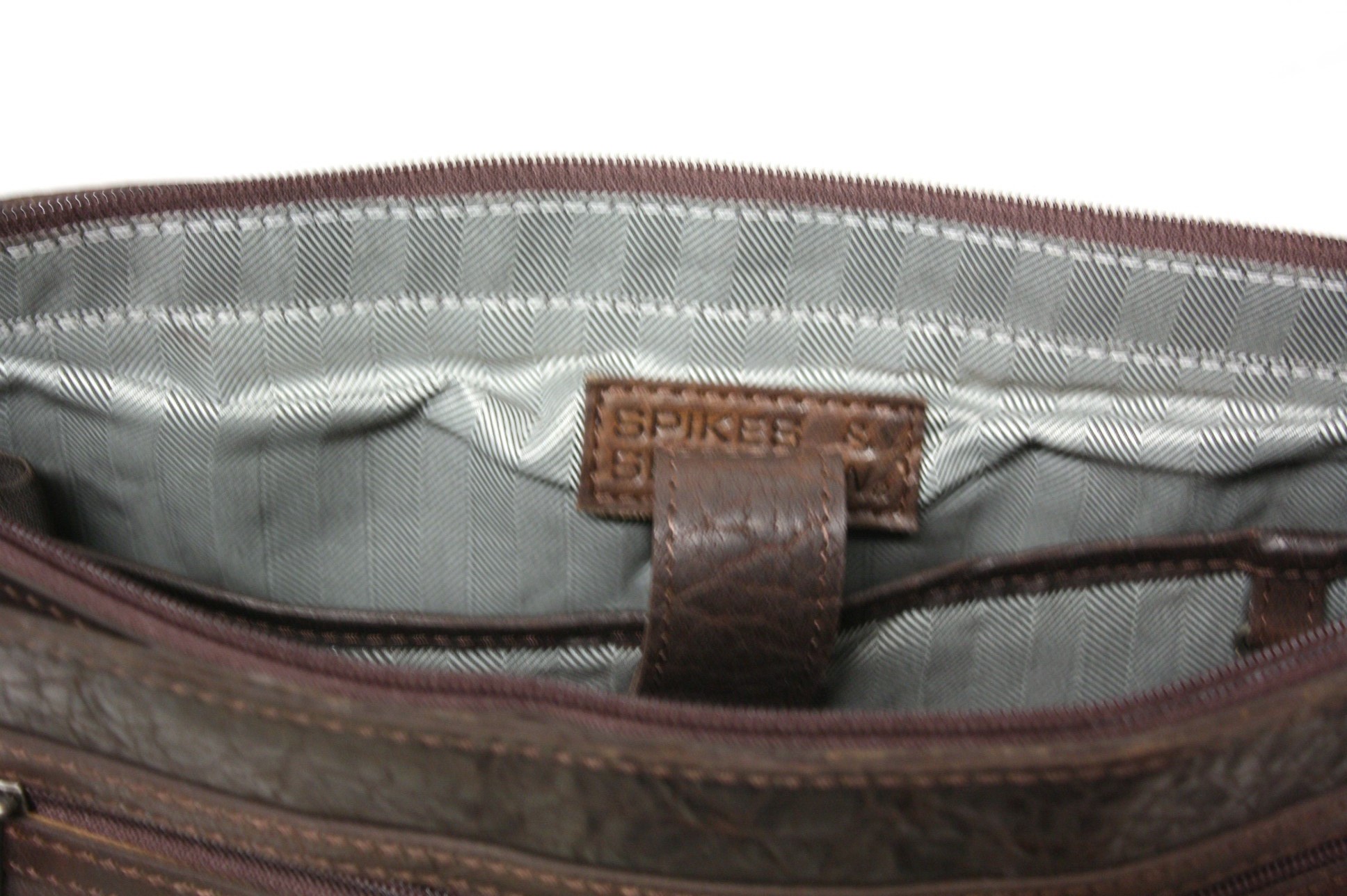 Spikes & Sparrow Laptop Messenger im Vintage Leder in Dunkelbraun