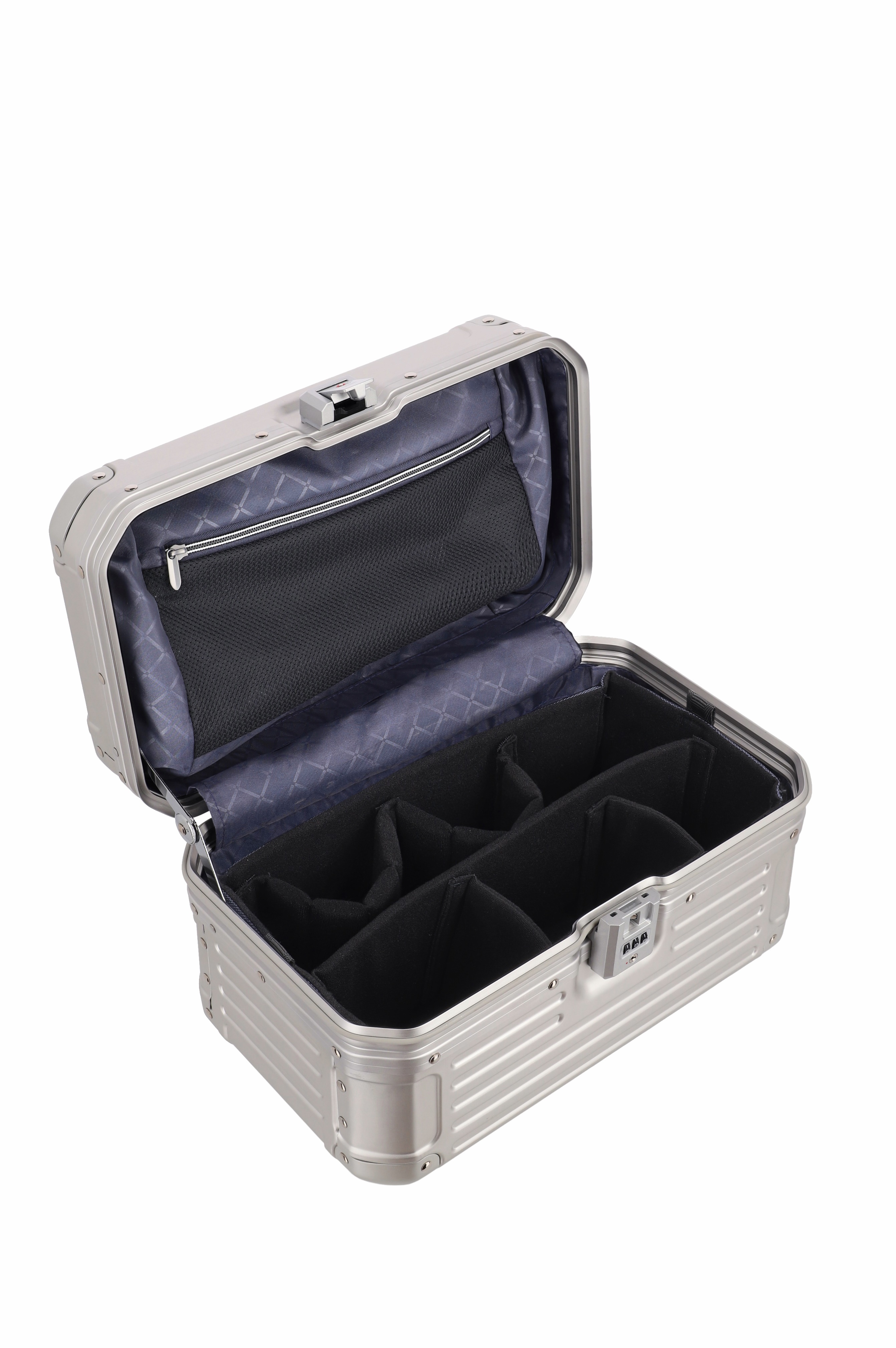 Travelite Aluminium Next Beautycase 38 cm Silber