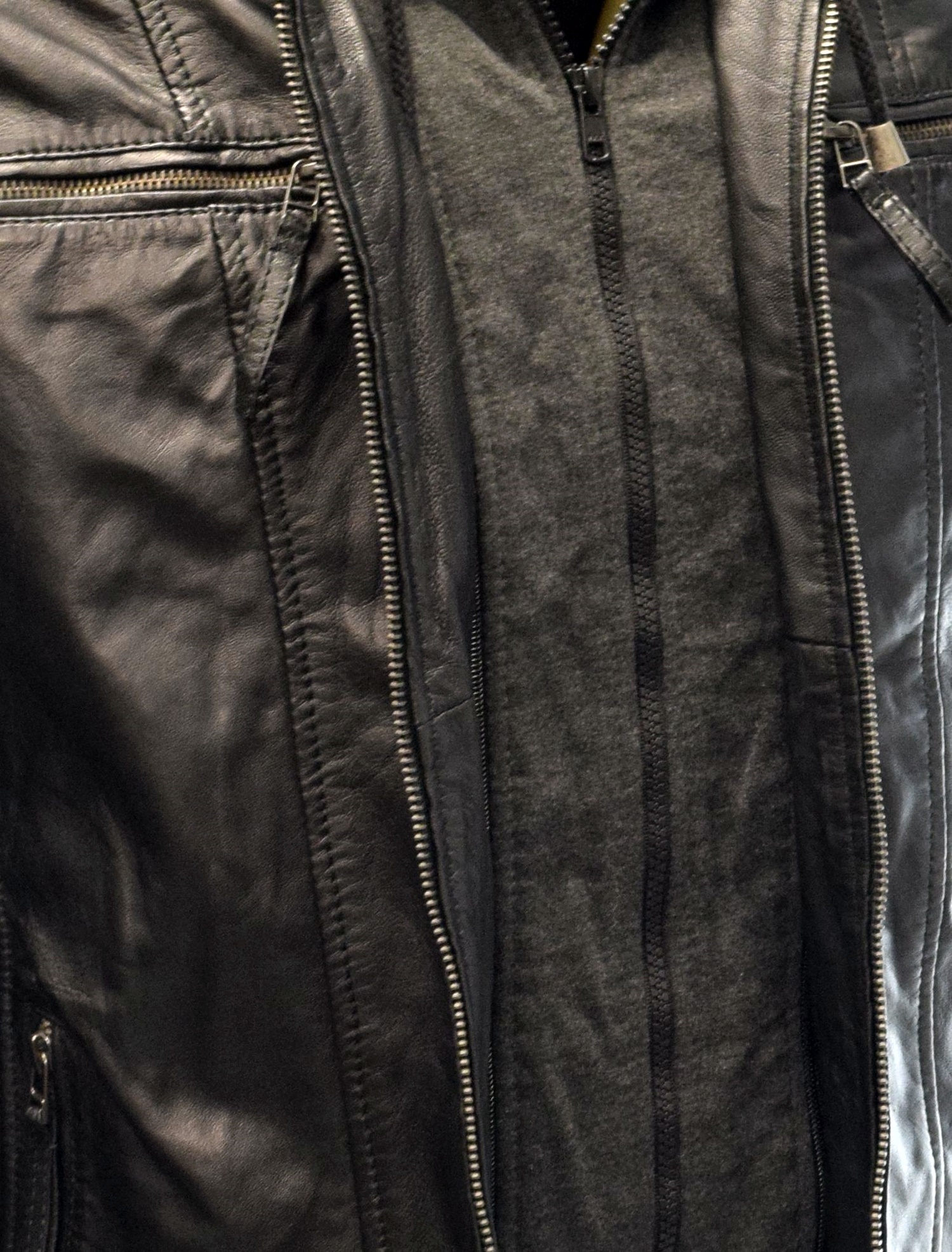 Herren Lederjacke Alex II gesteppt in washed Schwarz mit Kapuze