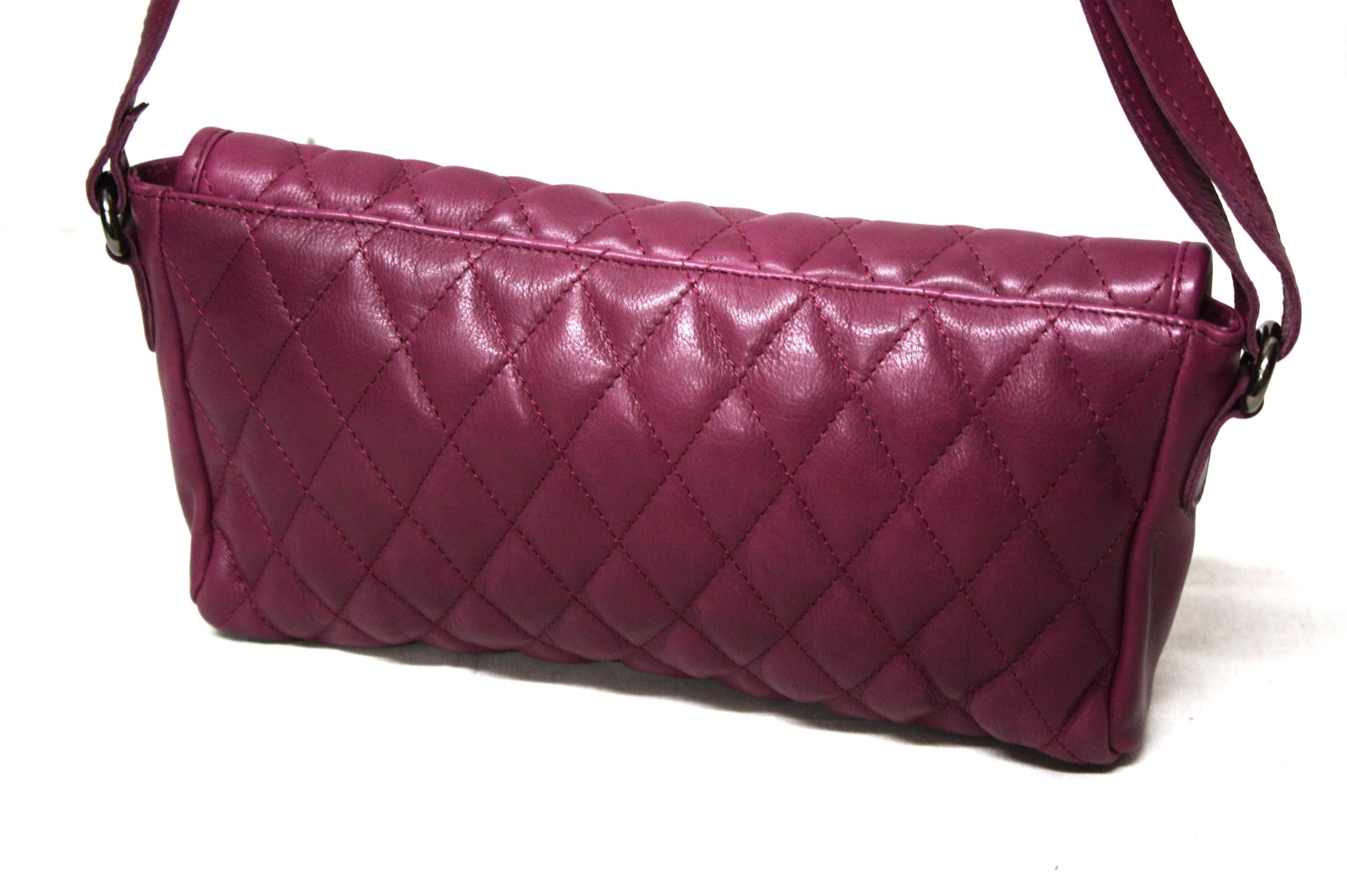 Masquenada Damen Schultertasche aus gesteppten Leder in Fuchsia