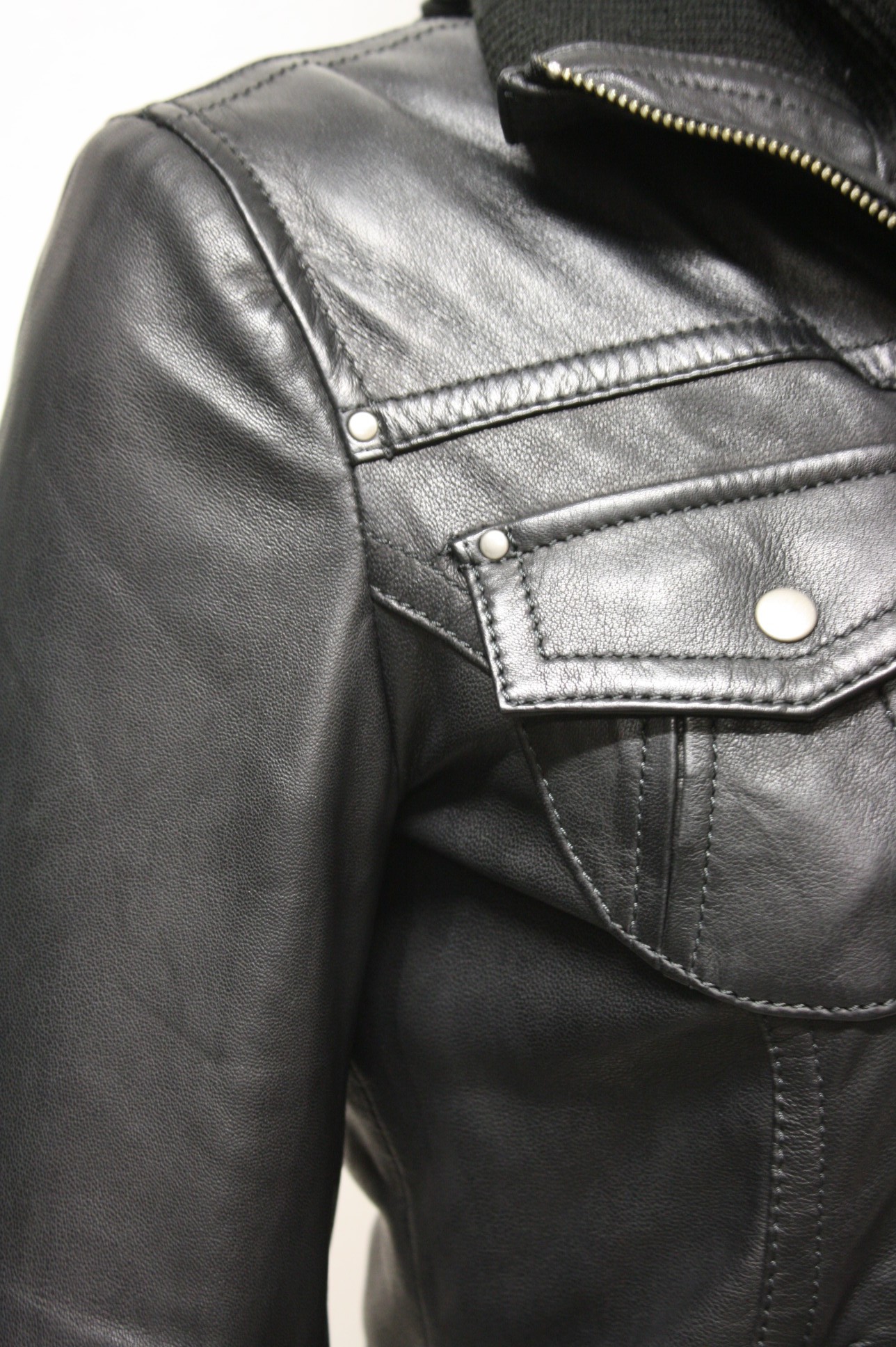 Damen Lederjacke "FIBI" mit Kapuze in washed Schwarz